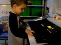 PP音吧-20141104-三岁小盲童弹钢琴有模有样